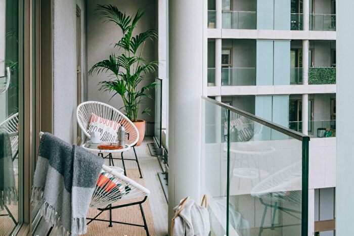 2 Bedroom Apartment To Rent In Suffolk Street Queensway, Birmingham, B1