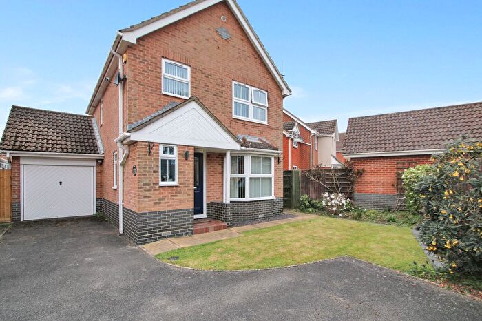 3 Bedroom Detached House For Sale In Downs Close, Headcorn, TN27
