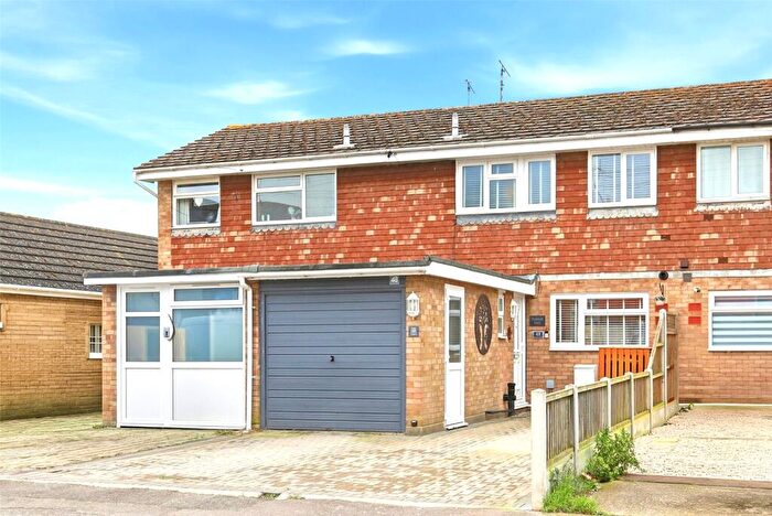3 Bedroom Semi-Detached House For Sale In Alexandra Road, Great Wakering, Essex, SS3