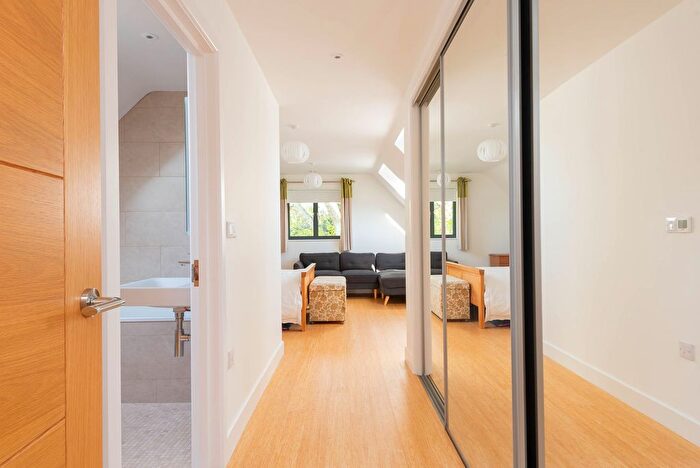 5 Bedroom Detached House For Sale In High Street, Standlake, OX29