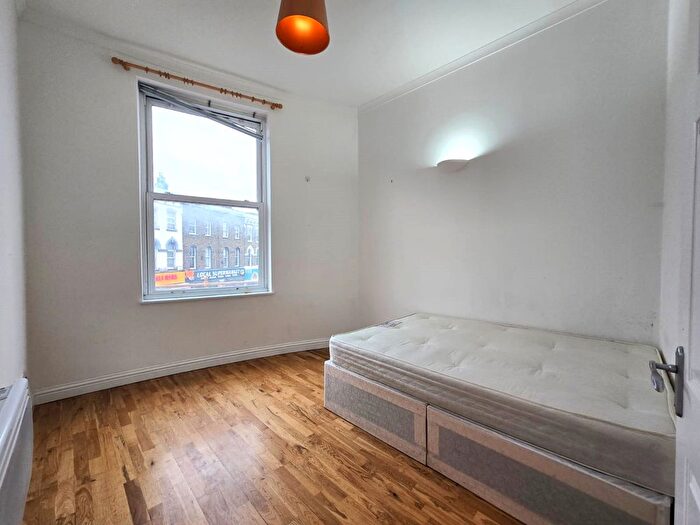 1 Bedroom Flat To Rent In Stoke Newington Road, London, N16