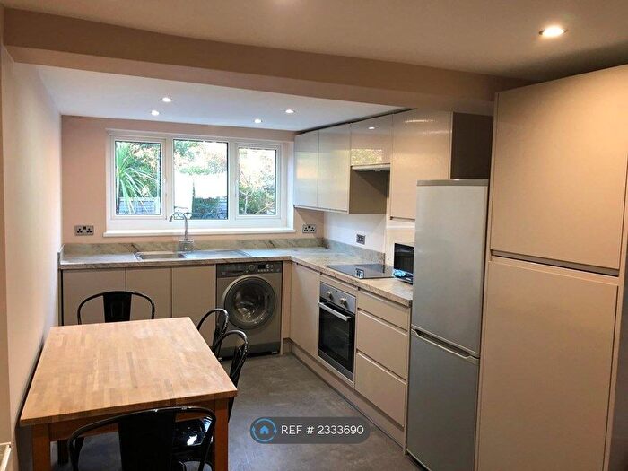 1 Bedroom Flat To Rent In Wallwood Road, London, E11
