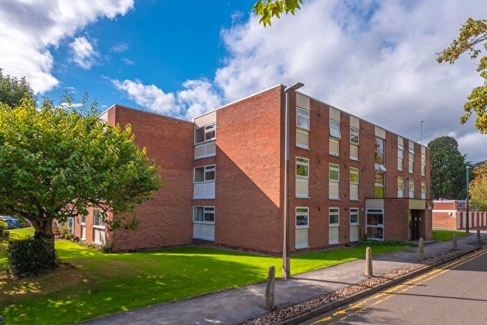 2 Bedroom Flat To Rent In Touchwood Hall Close, Solihull, B91
