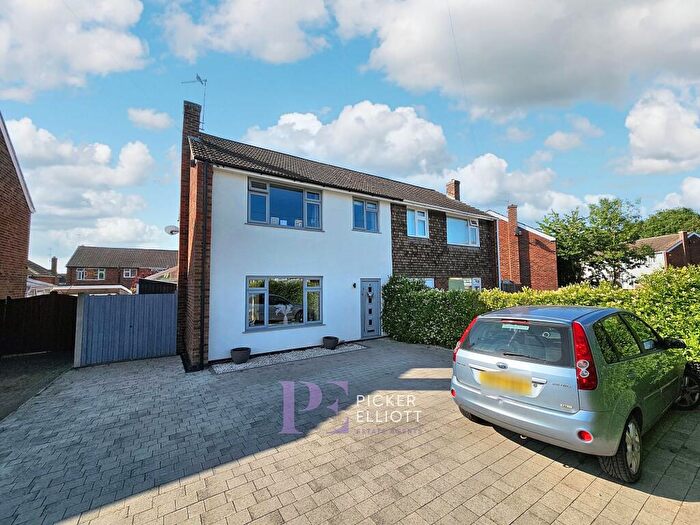 3 Bedroom Semi-Detached House For Sale In Hazel Way, Barwell, LE9