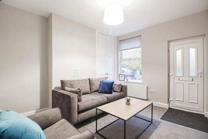 2 Bedroom Semi Detached House To Rent In Dunkirk Road, Nottingham, NG7