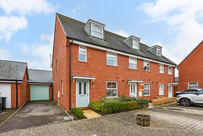 4 Bedroom End Of Terrace House To Rent In Fuller Way, Andover, SP11