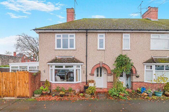 3 Bedroom End Of Terrace House For Sale In Clos Croeso, Usk, NP15