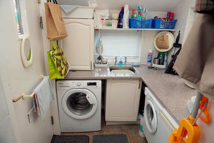 3 Bedroom Detached Bungalow For Sale In Dunrobin Crescent, Stewartfield, East Kilbride G74