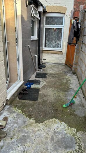 2 Bedroom Detached House To Rent In Warwick Road West, Luton, LU4