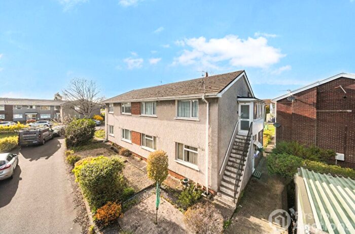 2 Bedroom Maisonette For Sale In Clos Hendre, Rhwibina, Cardiff, CF14