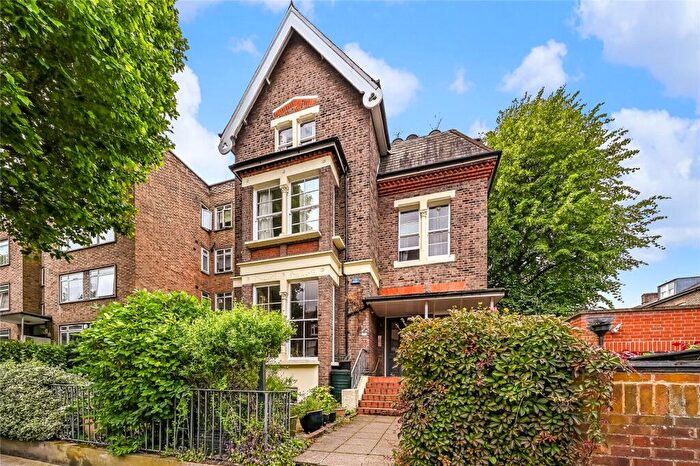 3 Bedroom Apartment For Sale In Lambolle Road, Belsize Park, London, NW3