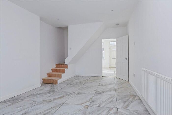 3 Bedroom Terraced House For Sale In Beaumanor Road, Leicester, Leicestershire, LE4