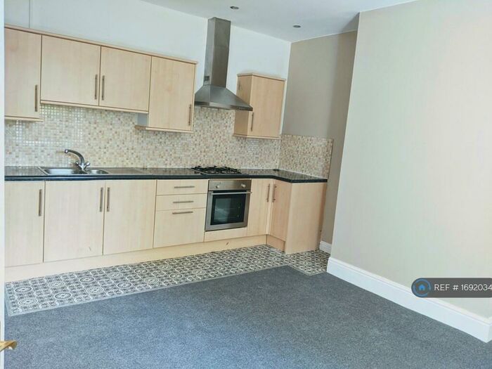 3 Bedroom Terraced House To Rent In Schofield Lane, Huddersfield, HD5