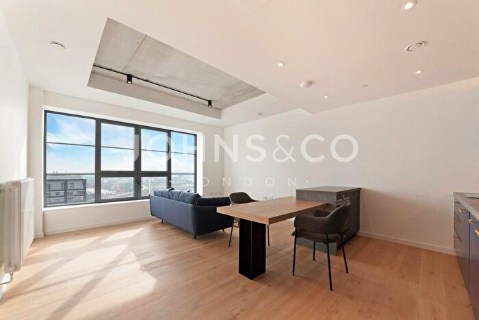 1 Bedroom Apartment To Rent In Douglass Tower, Goodluck Hope, London, E14