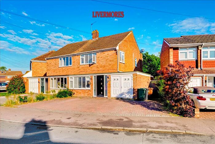 3 Bedroom Semi-Detached House For Sale In Lonsdale Crescent, Dartford, DA2