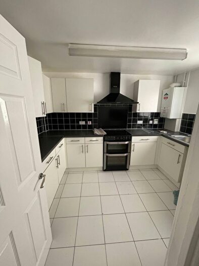 3 Bedroom Terraced House To Rent In Oatland Green, Leeds, West Yorkshire, LS7