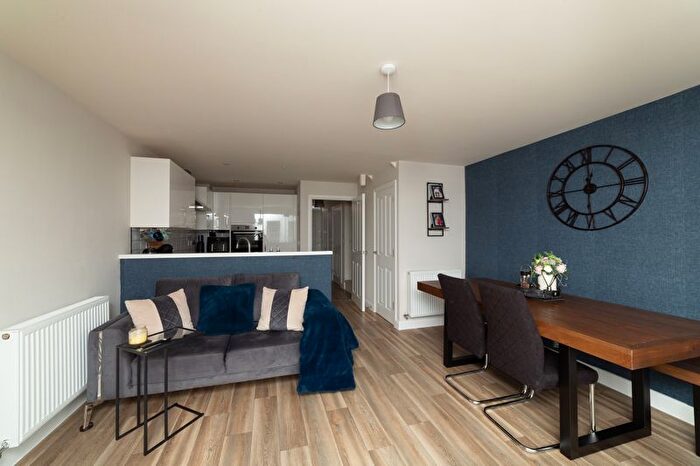 4 Bedroom Semi-Detached House For Sale In Bevin Place, Thoresby Vale, Edwinstowe, NG21