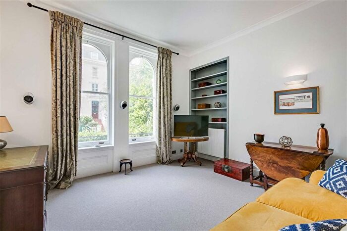 1 Bedroom Flat To Rent In Pembridge Crescent, London, W11