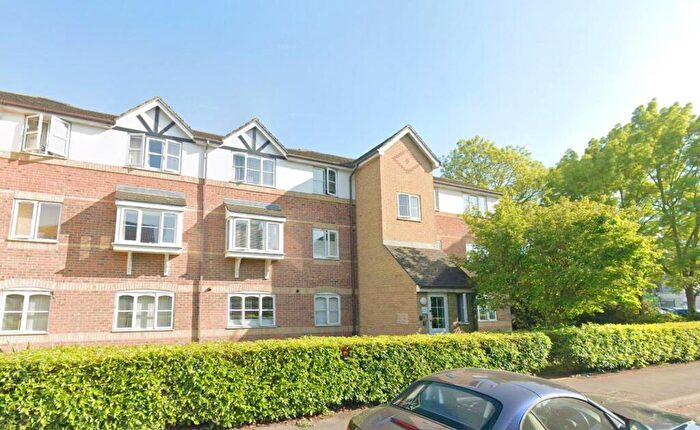 1 Bedroom Apartment To Rent In Donald Woods Gardens, Surbiton, KT5