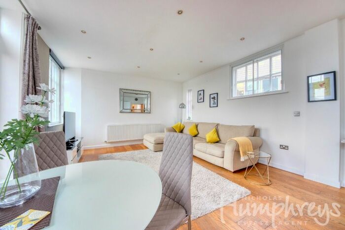 2 Bedroom Flat To Rent In Stour Street, Canterbury, CT1