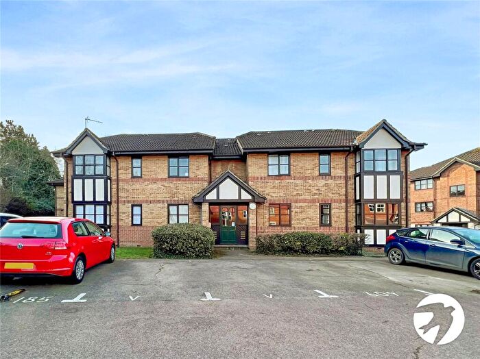 2 Bedroom Flat To Rent In Osbourne Road, Dartford, Kent, DA2