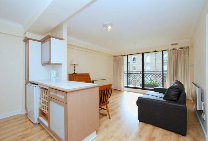 1 Bedroom Flat To Rent In Milner Square, London, N1