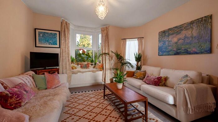 3 Bedroom Character Property For Sale In Toy Lane, Chipping Norton, Oxford, OX7