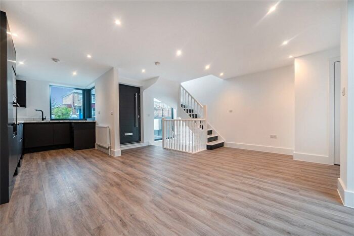 3 Bedroom Semi Detached House For Sale In Burghill Road, Sydenham, London, SE26