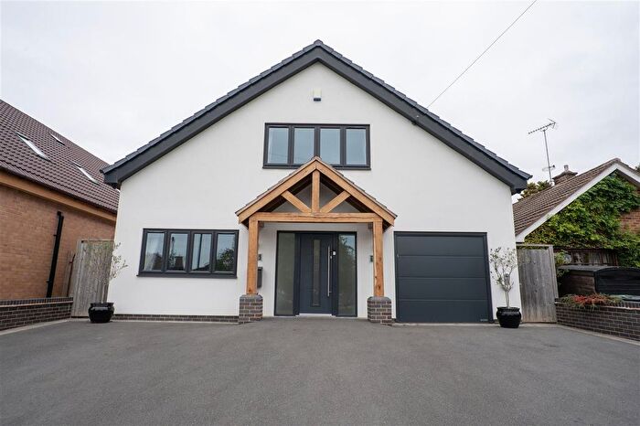 5 Bedroom Detached House To Rent In Hanbury Road, Solihull, B93