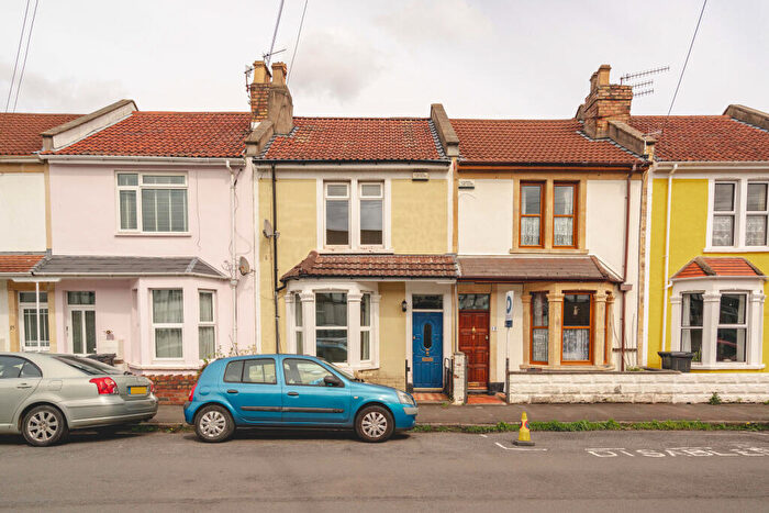 3 Bedroom Terraced House For Sale In Carrington Road, Ashton, Bristol, BS3