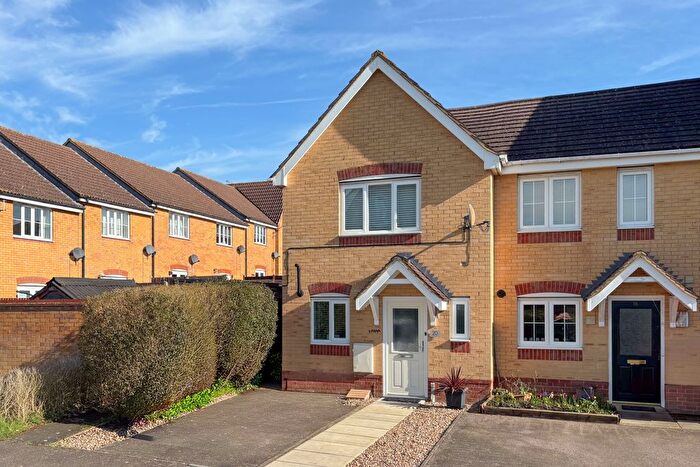 2 Bedroom Semi Detached House For Sale In Ridgely Drive, Leighton Buzzard, LU7