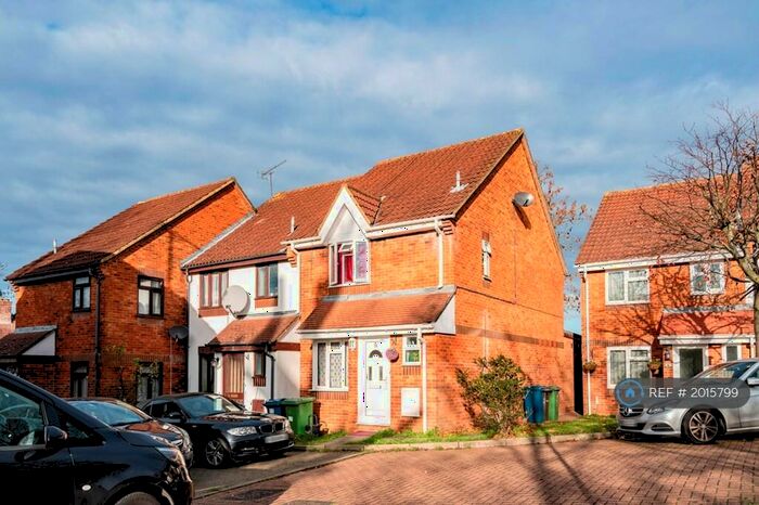 3 Bedroom Semi-Detached House To Rent In Franklins Mews, Harrow, HA2