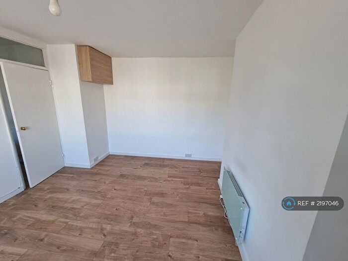 Studio To Rent In The Green, London, NW1