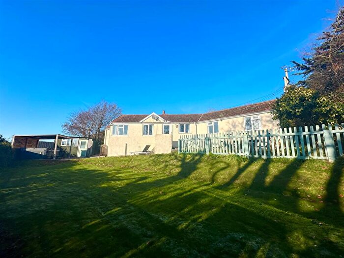 3 Bedroom Detached Bungalow To Rent In Down Lane, Braunton, EX33