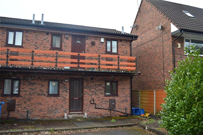 1 Bedroom Flat To Rent In Chatwell Court, Newhey, Rochdale, Greater Manchester, OL16