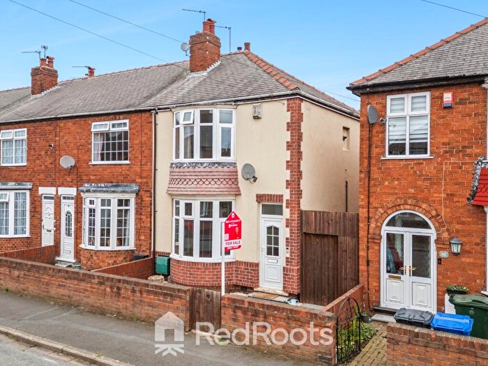 2 Bedroom End Of Terrace House For Sale In Wellington Grove, Doncaster, DN5