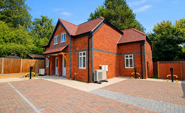 3 Bedroom House To Rent In Kingswood Way, Selsdon, CR2