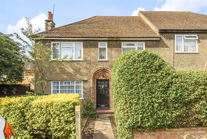 2 Bedroom Apartment To Rent In Uphill Drive, Kingsbury, NW9