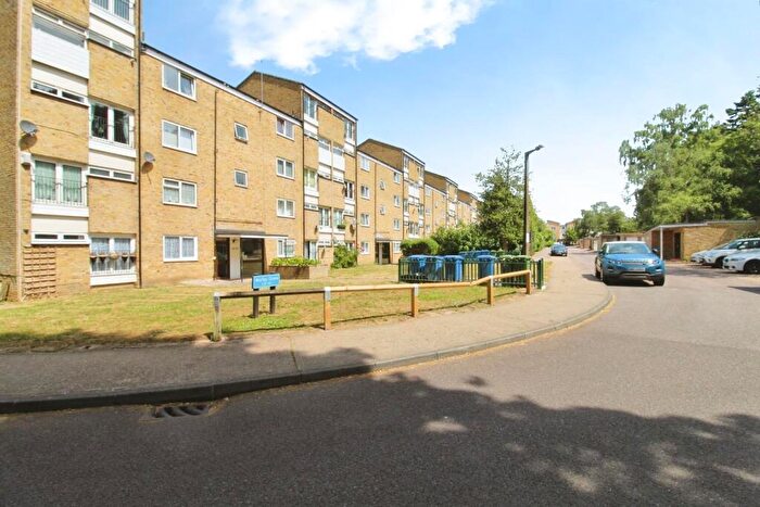 2 Bedroom Flat For Sale In Morley Grove, Harlow, CM20