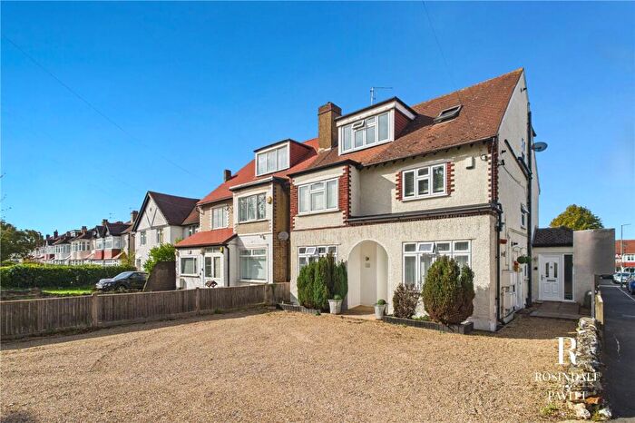 2 Bedroom Flat For Sale In The Chase, Wallington, SM6