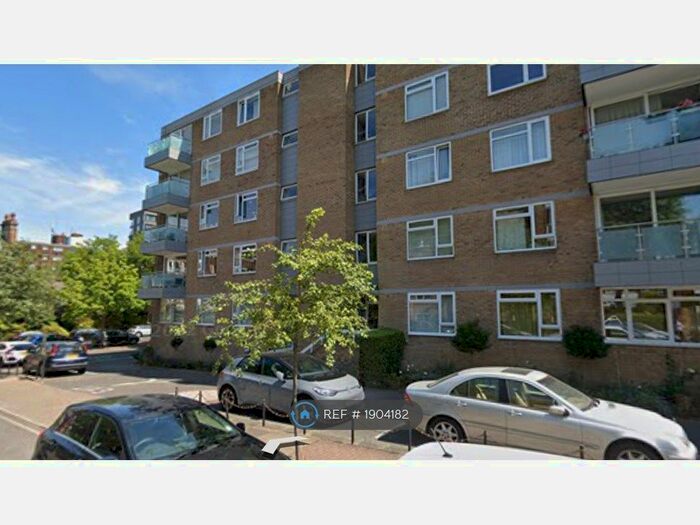 2 Bedroom Flat To Rent In Grosvenor Court, London, SW15