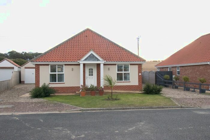 2 Bedroom Bungalow For Sale In Gap Crescent, Hunmanby Gap, YO14