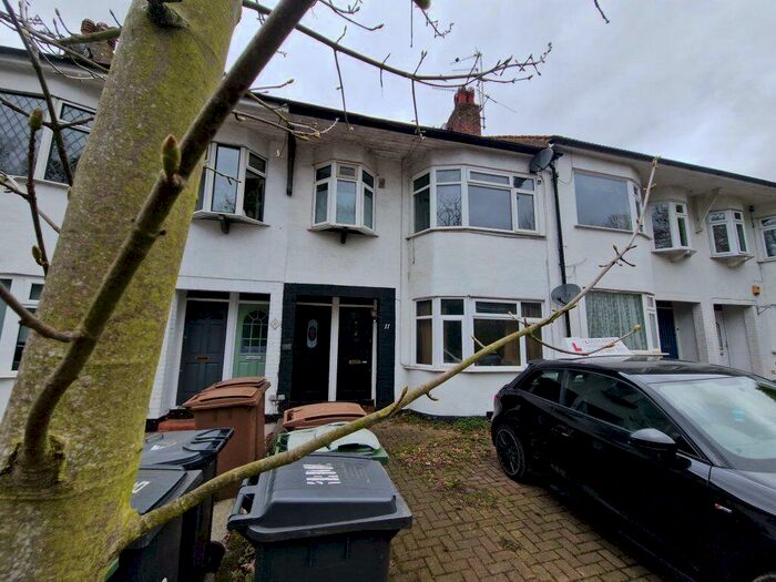 2 Bedroom Maisonette To Rent In North Chingford, E4