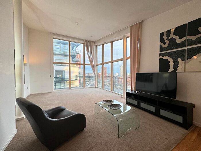 2 Bedroom Apartment To Rent In Whitehall Waterfront, Riverside Way, Leeds, LS1