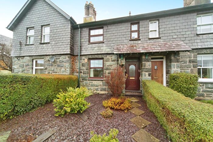 3 Bedroom Terraced House For Sale In Tanrhiw Road, Tregarth, Bangor, Gwynedd, LL57