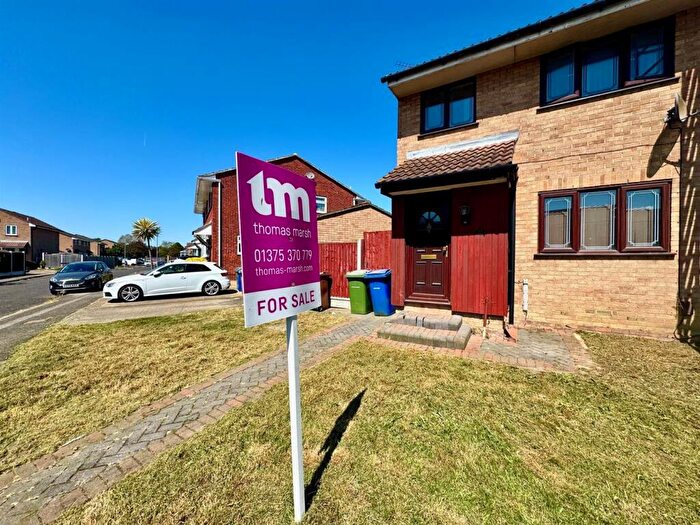 3 Bedroom Semi-Detached House For Sale In Salix Road, Grays, RM17