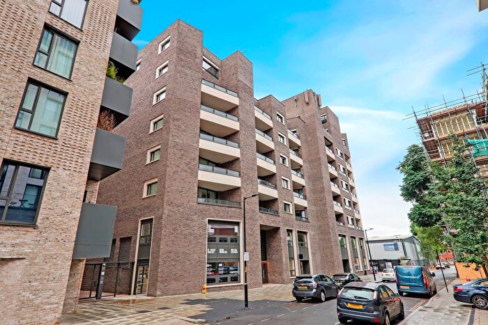2 Bedroom Flat To Rent In Crimscott Street, Bermondsey, London, SE1