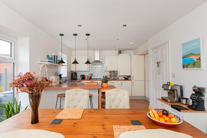 3 Bedroom Semi-Detached House For Sale In Bedminster Road, Bedminster, BS3