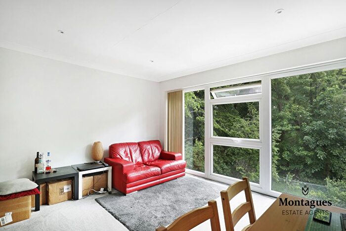 1 Bedroom Flat To Rent In Kendal Avenue, Epping, CM16