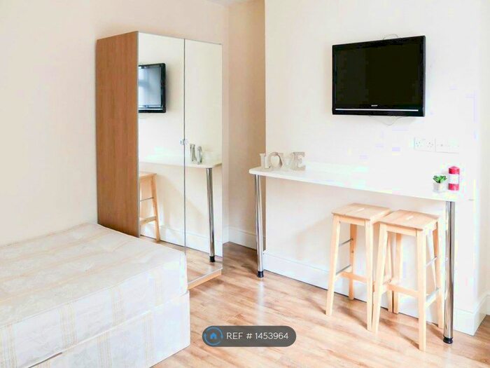 Studio To Rent In London, London, N19